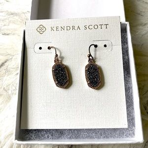 ✨Kendra Scott Drop Earrings in Platinum Drusy✨